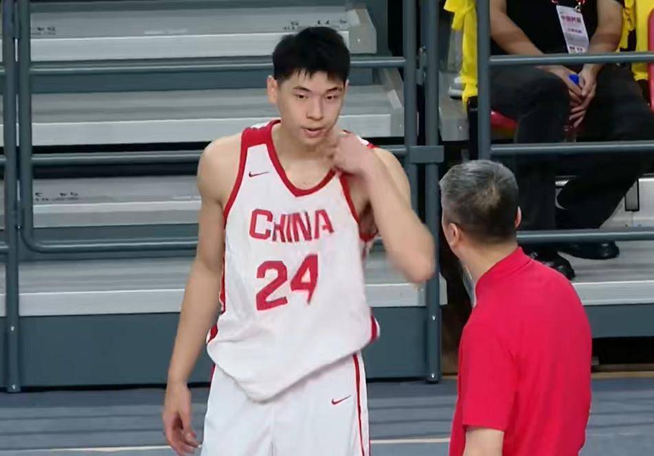 15中6、18+14，+16最高，中国男篮真大腿，郭士强给杜锋上一课？