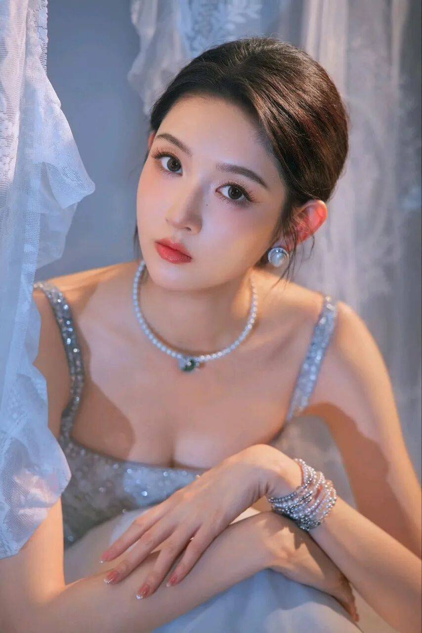 王玉雯｜最新写真物料