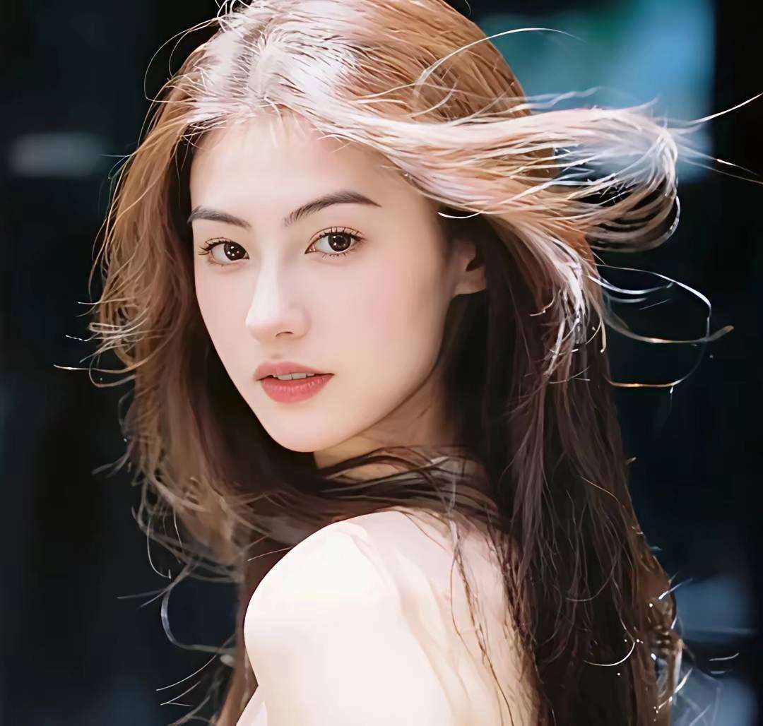 原创            张柏芝近照粉底卡纹！《喜剧之王》女神今昔对比，岁月太残酷！
