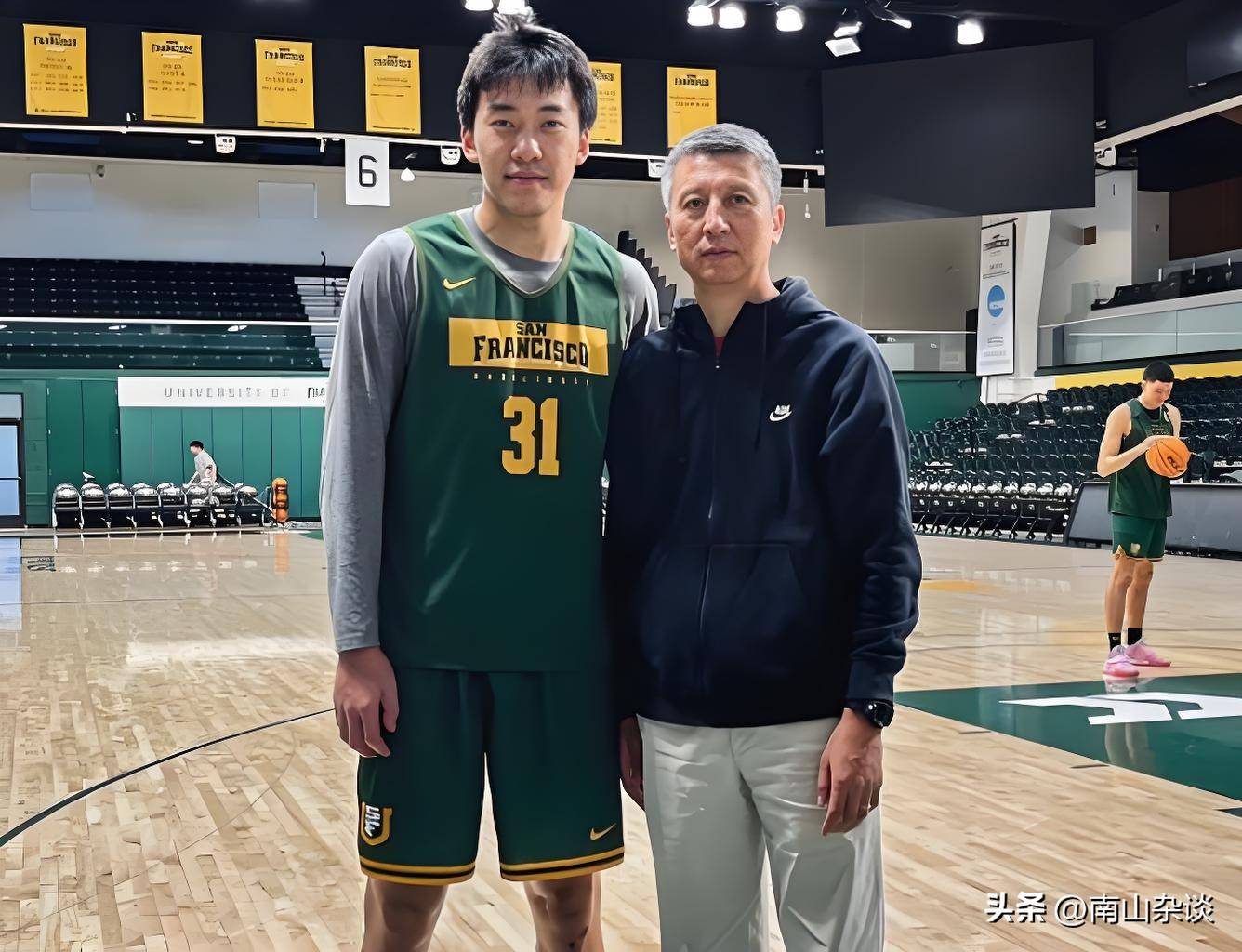 郭士强&王俊杰，为何被称为中国男篮将帅典范？因为他俩都长嘴了