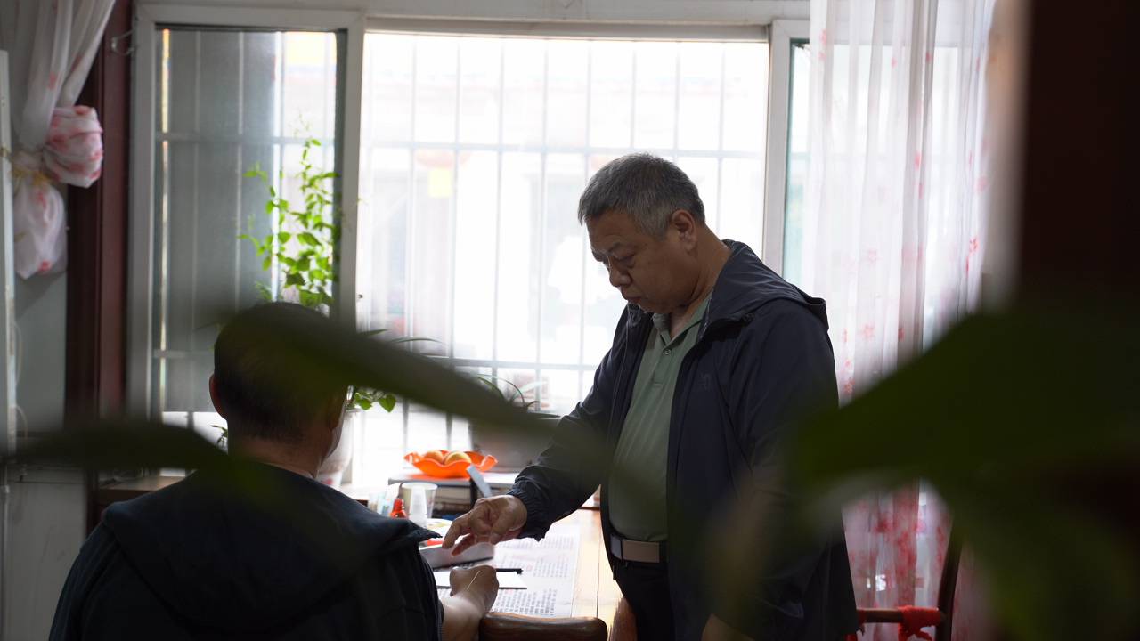 妻子迟迟未孕，丈夫陷入绝望，乡村医生几句话点醒他