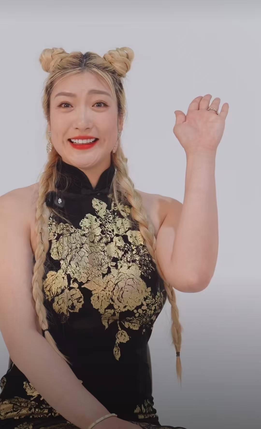 退役生子？旗袍现身，谁注意李梦小腹，官宣决定，张隆看懂