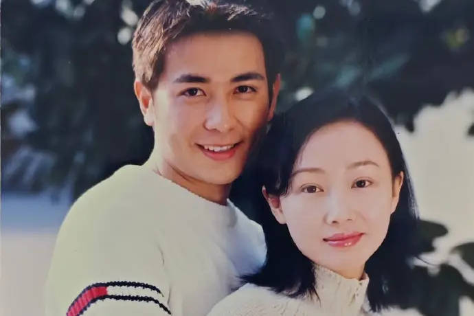 保剑锋工作室声明：与黄慧颐曾结为夫妻，现已和平离婚且无联系