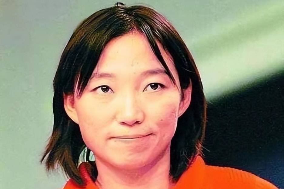 女足传奇孙雯：36岁结婚，与同龄丈夫生活甜蜜，没孩子成最大遗憾