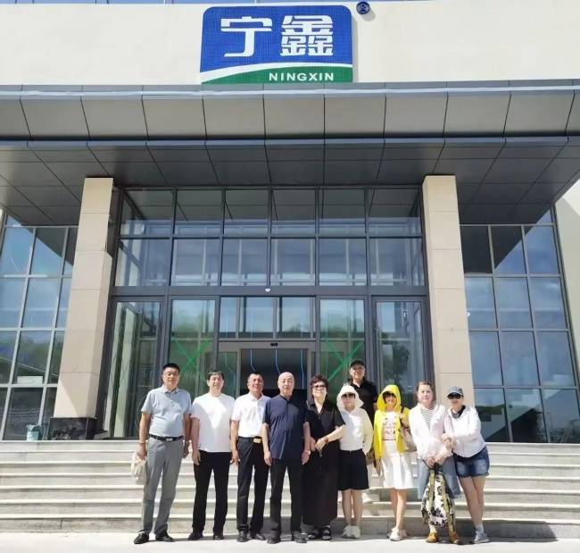 沪宁携手深化产业对接 上海考察团莅临盐池鑫海集团考察调研并达成合作共识(图9) 沪宁携手深化产业对接 上海考察团莅临盐池鑫海集团考察调研并达成合作共识(图9)