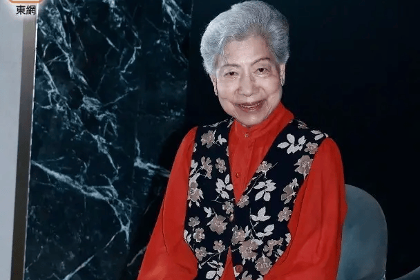 罗兰澄清与胡枫黄昏恋传闻 强调与吕咏荷多年友情