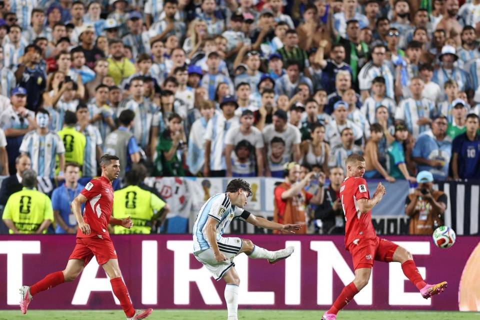 梅西领衔3-1晋级！赛后三大名场面，看哭全世界阿根廷球迷！