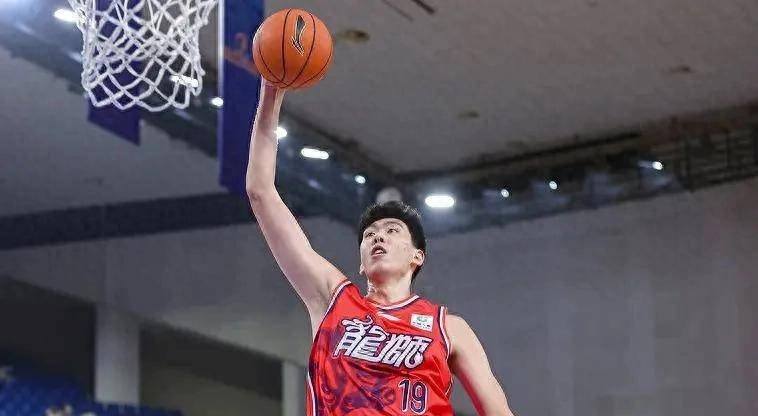 徐昕请假引爆热议：陪练几个月，正赛20秒，中国男篮到底在练什么