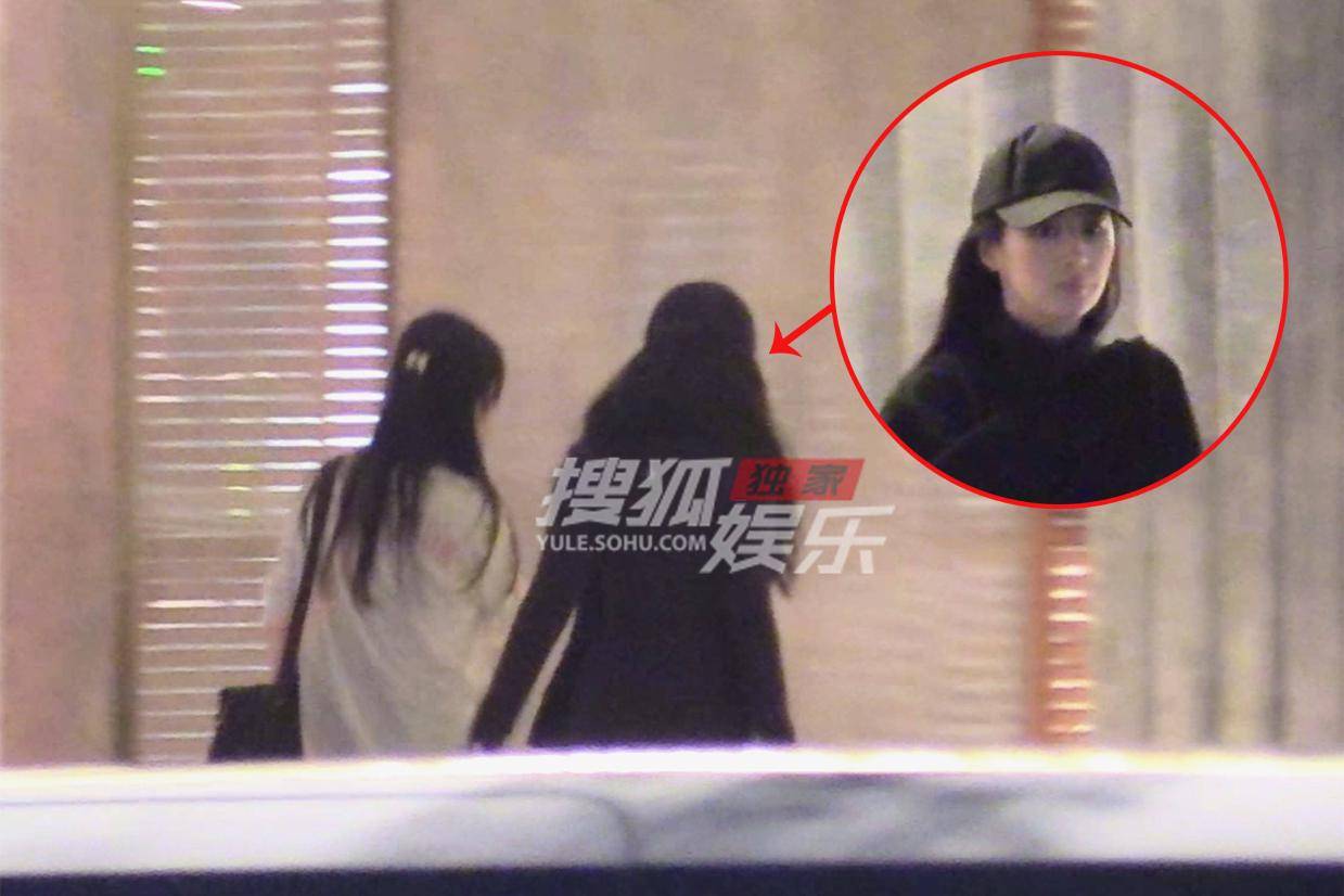 刘亦菲火锅聚餐全黑造型惊艳，饭后红润气色成焦点
