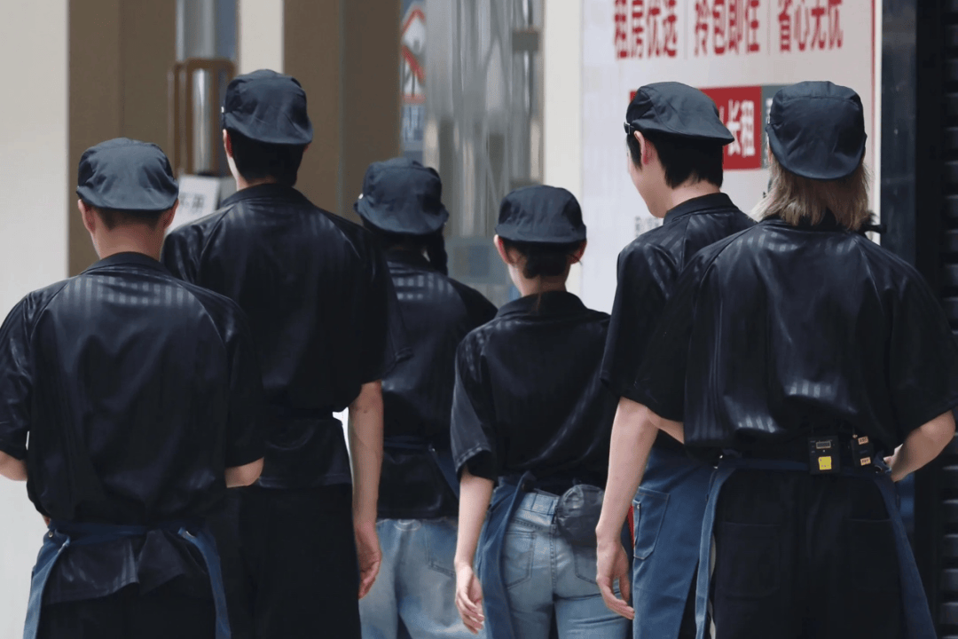 导演跑路、明星讨薪背后：综艺行业的“雪崩时”？封面图