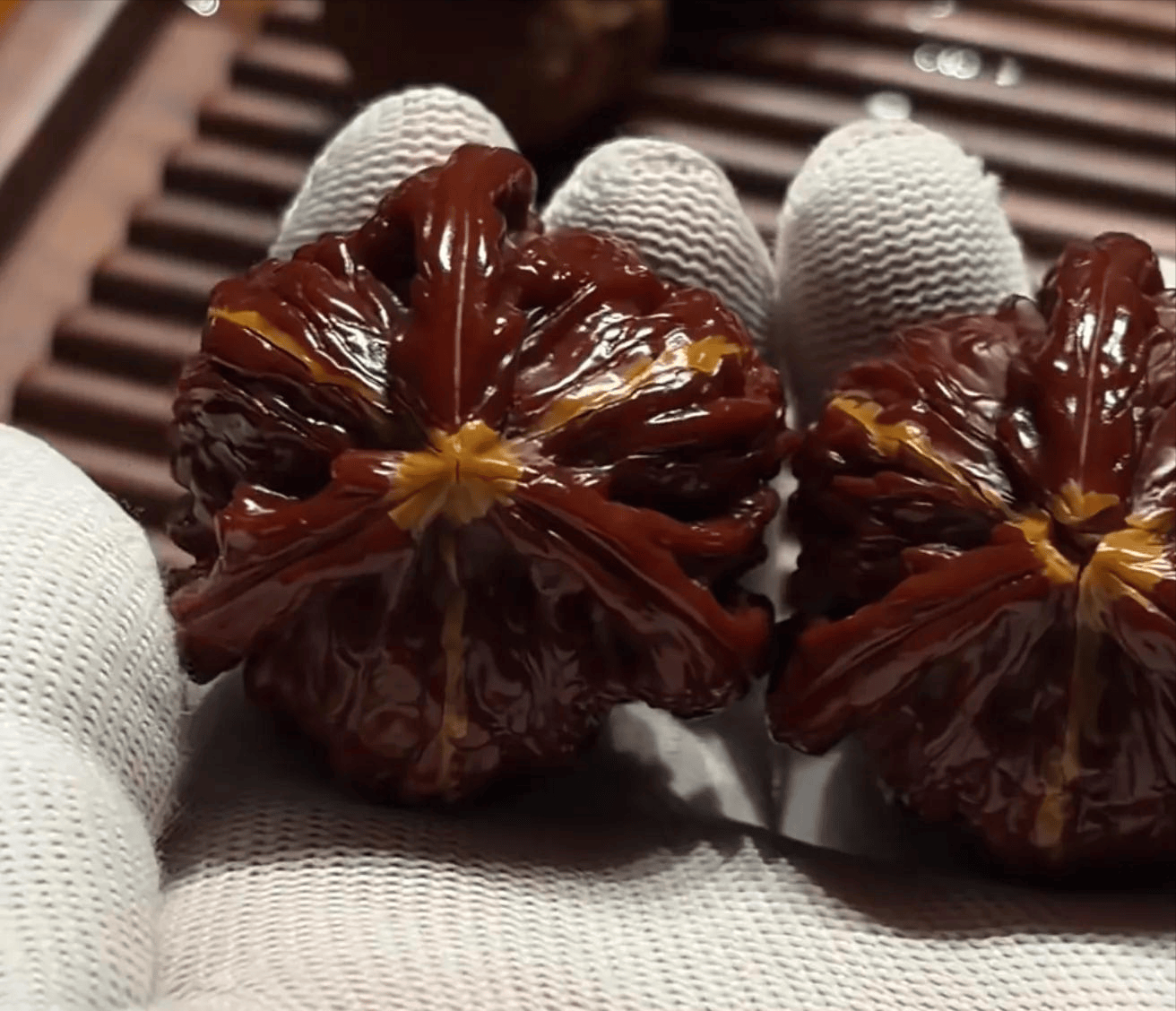文玩核桃三棱黄金甲？有眼福了！看看成品到底夸不夸张
