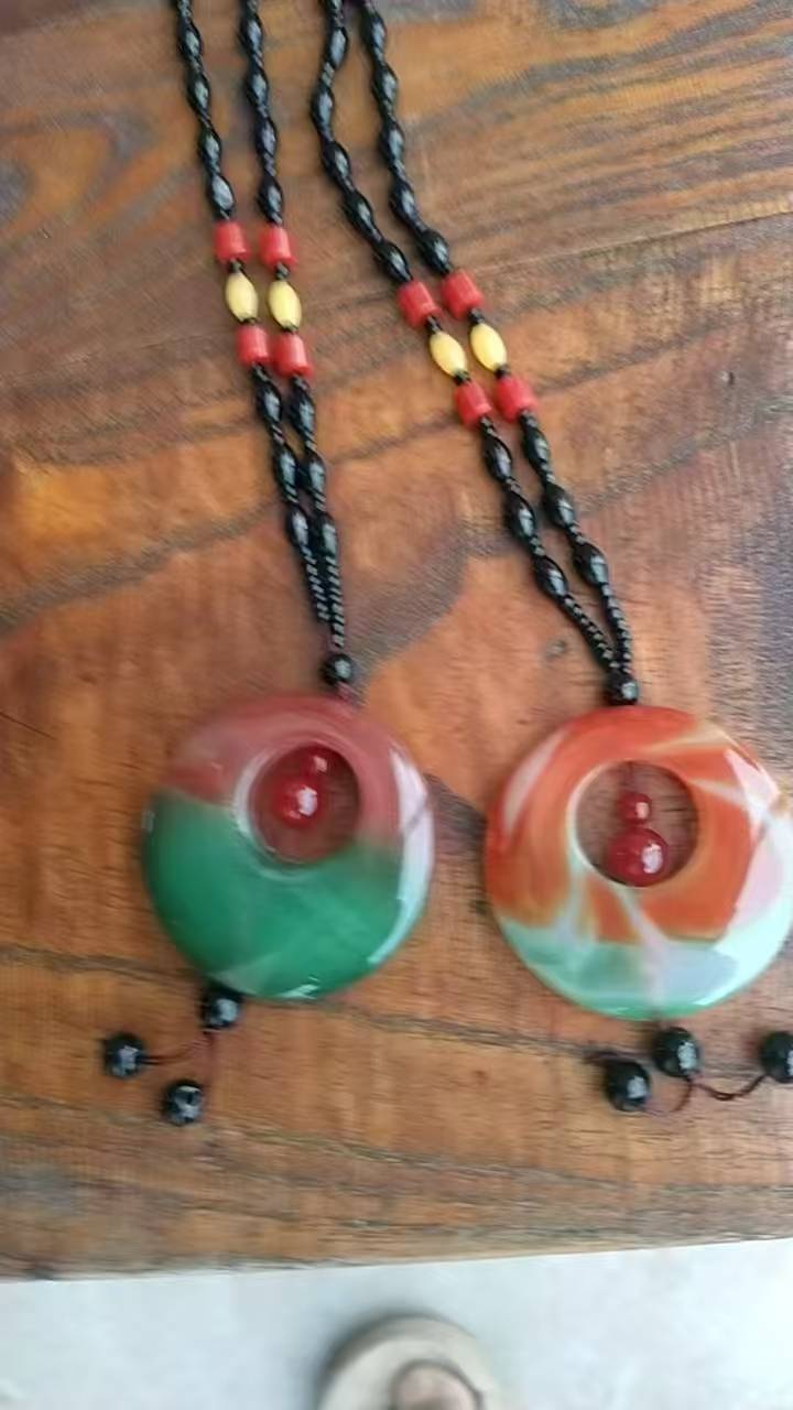 天工凝彩：玛瑙吊坠的自然之美与人文典藏