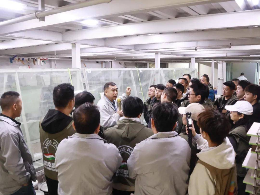 艺涂装丨白云机场、哈尔滨大剧院、汤臣一品等为何集体选用雷克瑟思？ 