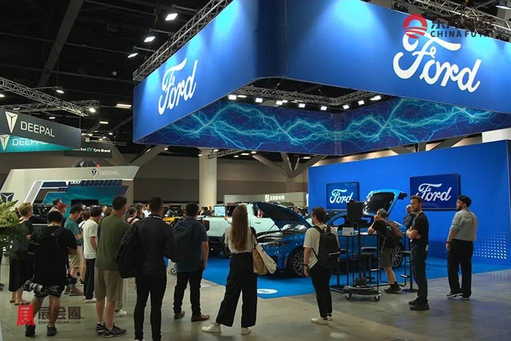 67e63f2c762615bcd2700b84_autoshow-02.jpg