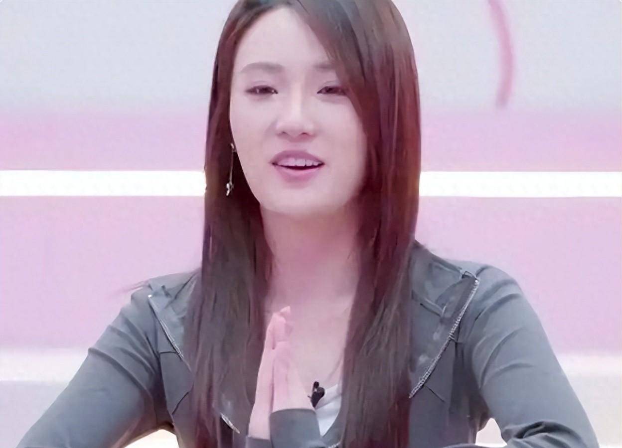 原创            遭全网抵制！拿没教养当个性的她，终于惹众怒，难怪连郝蕾都嫌弃