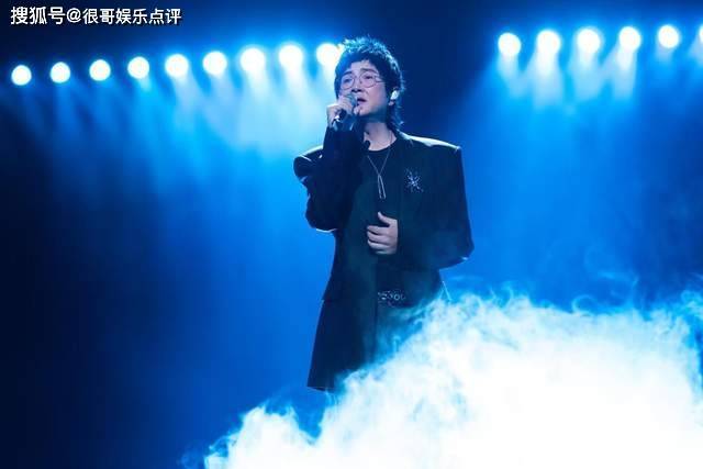 孙楠披哥初舞台全开麦炸场，上演降维打击，826票却引发巨大争议封面图