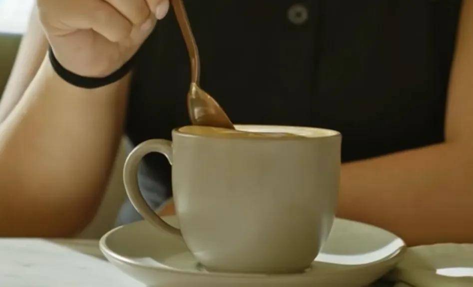 原创            喝茶还是喝咖啡更显年轻？喝对时间不喝错