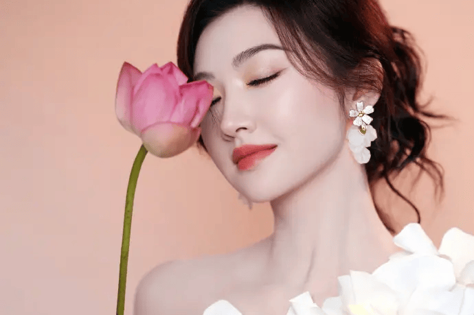 景甜正面回应代孕传闻：坚守爱情与灵魂，相信正义终将到来