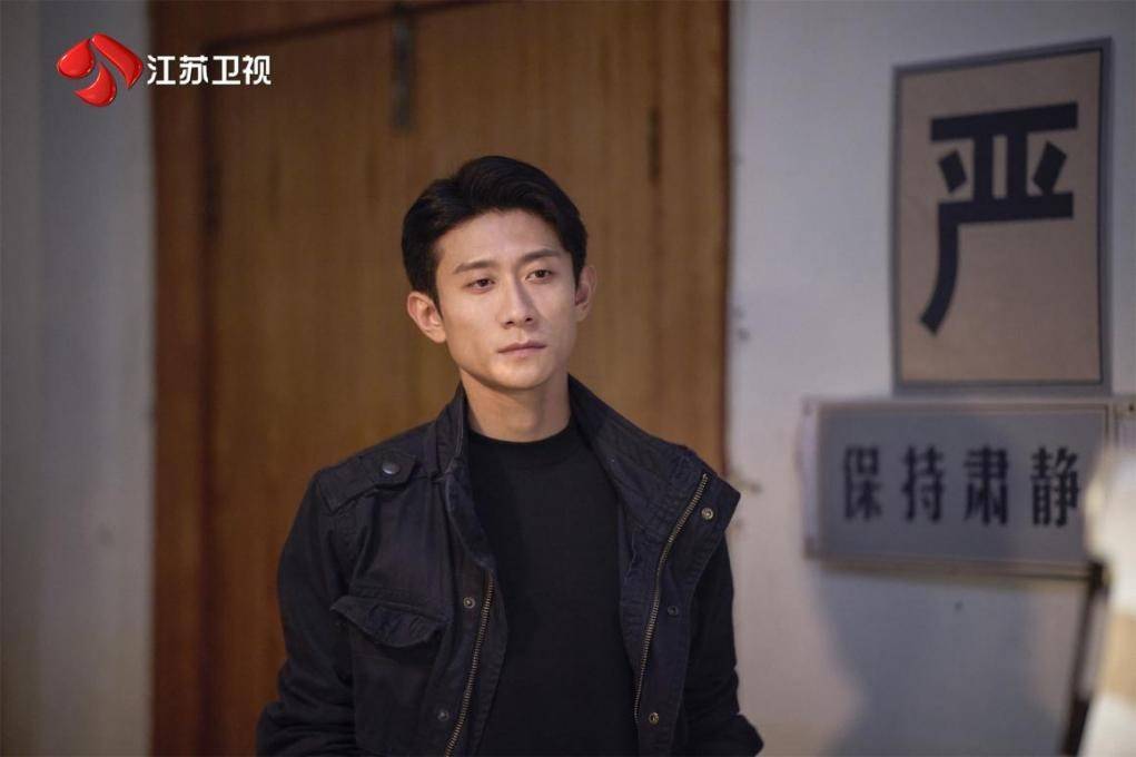 江苏卫视首部中剧今晚开播！《重案六组：消失的警号》热血来袭