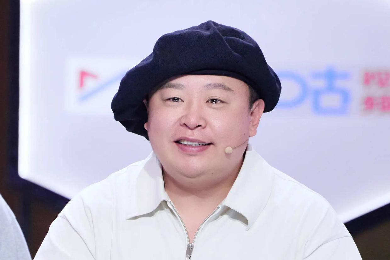 阎鹤祥节目中回忆自己的职业转折 直到35岁才辞职说相声封面图
