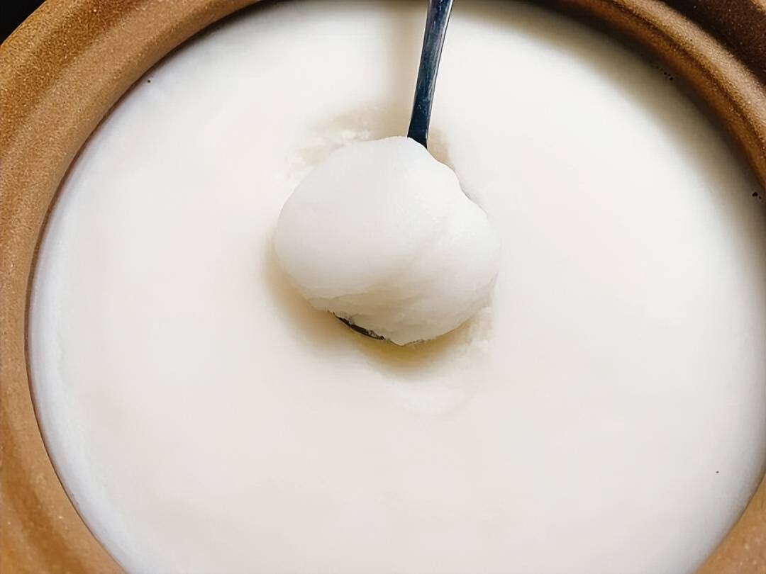原创            猪油再次被关注！医生发现：高尿酸患者常吃猪油，或出现7种变化