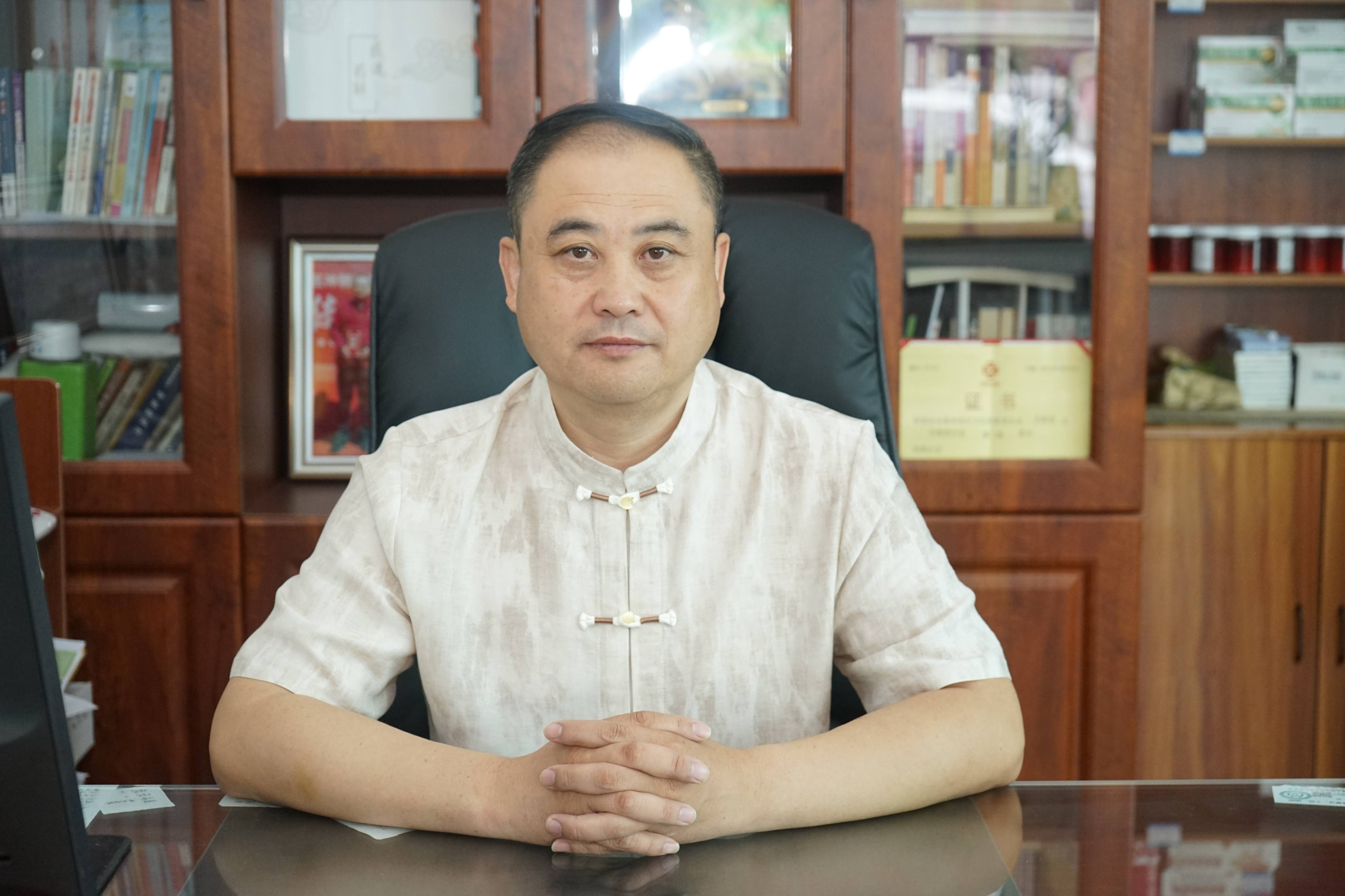 银屑病痒到睡不着？包头有位老中医说：别光盯着皮，要调血