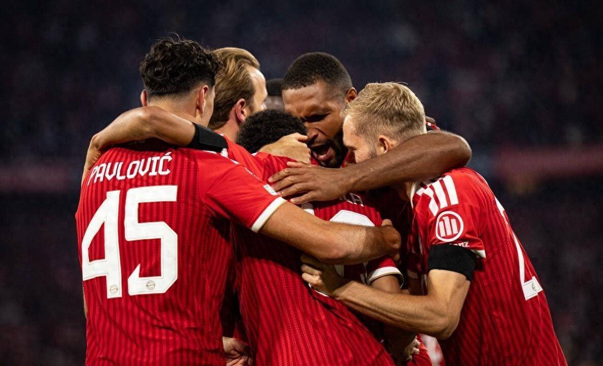 原创
            欧冠最新赛事！5-0、4-0、3-2，拜仁和曼联制造惨案，朗斯逆转绝杀