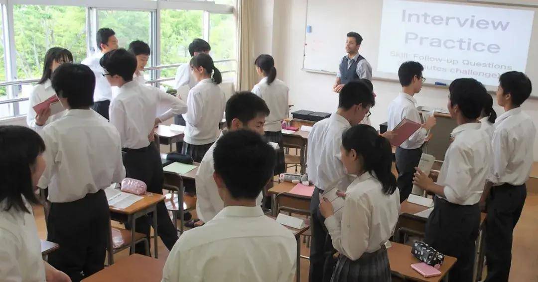 请输入图片描述