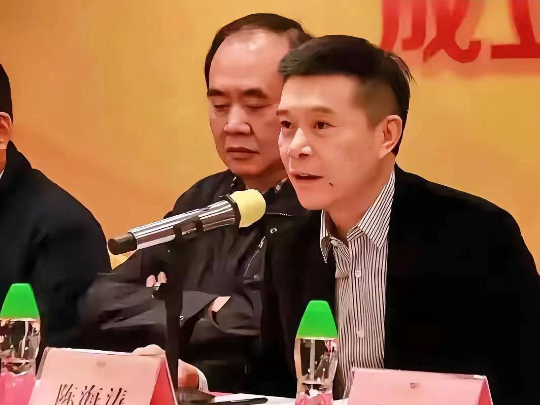 宏远速递：陈老板的明智选择，新外援称广东为中国湖人，胡明轩发声