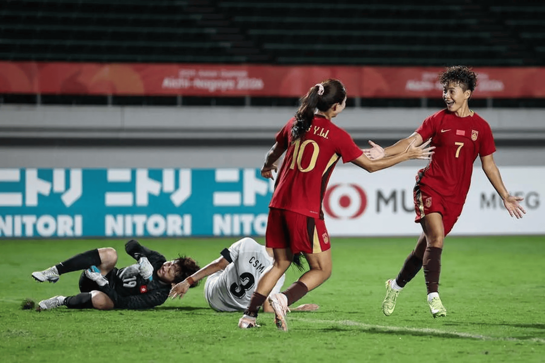 亚运会-王霜两传两射 中国女足5-1中国香港开门红
