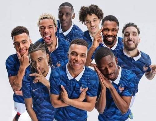 原创
            突发！法国男足内讧升级，两大巨星关系破裂，实力面临重创