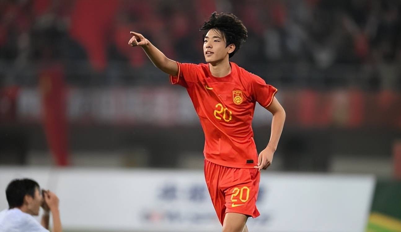 大连英博还有一位宝藏球员,急需李国旭能激活,值得期待