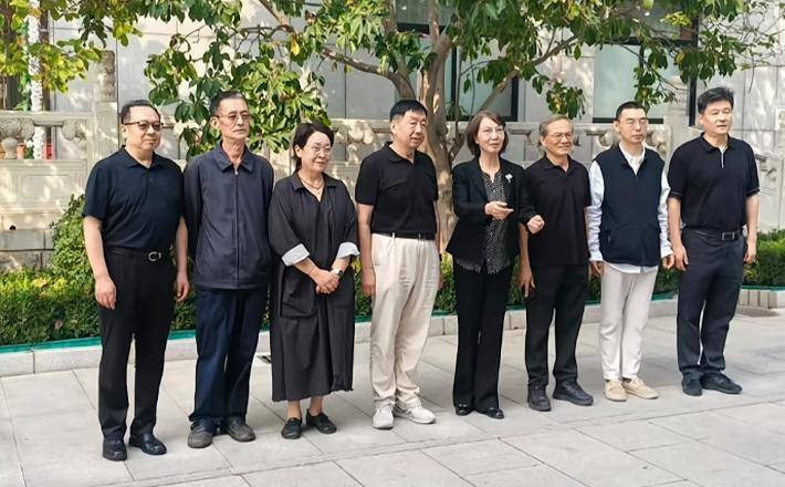 点击图片看原样大小图片