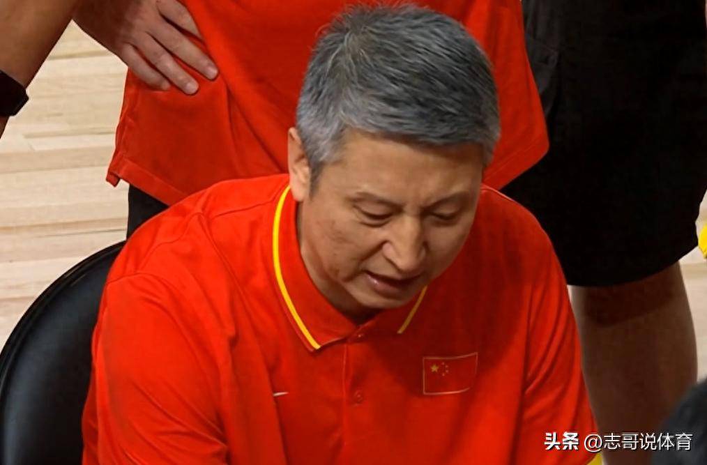 原创
            危险了！亚运会，中国男篮落后日本队13分！三分5中1 篮板也抢不过
