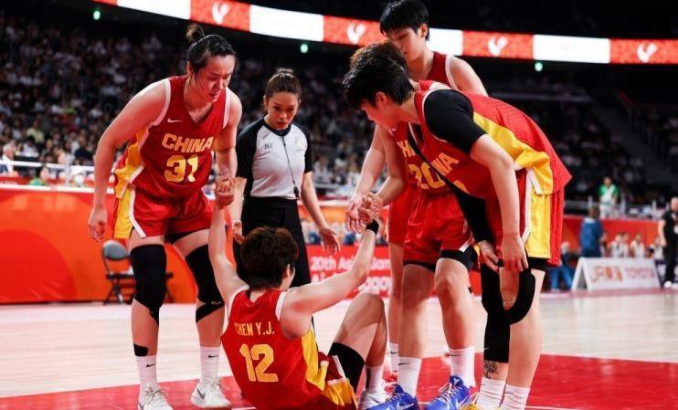 中国女篮为什么能狂胜泰国65分？刘禹彤说出真正原因，说的真实在