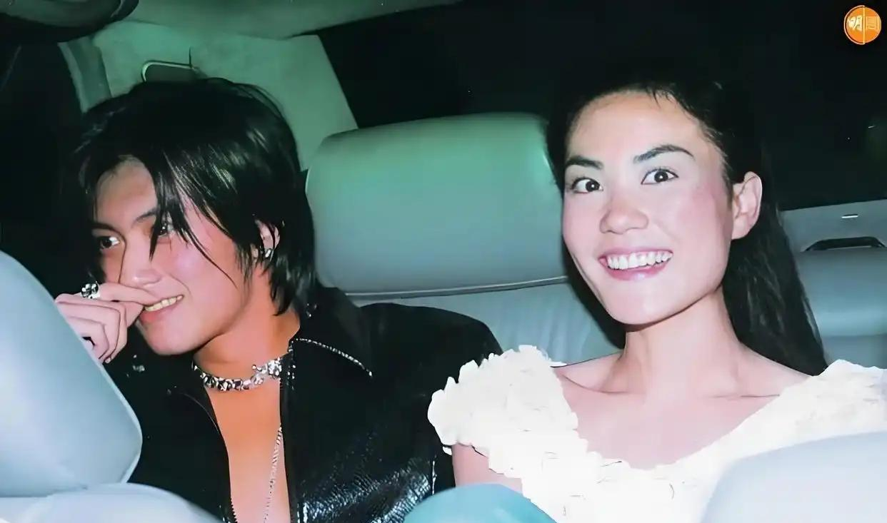 Gallery - Lý do Tạ Đình Phong yêu Vương Phi rất đơn giản: Không phải vì cô là nữ hoàng của làng nhạc hay nhan sắc xinh đẹp, mà vì một phẩm chất đặc biệt nhưng Trương Bá Chi không có - image 6