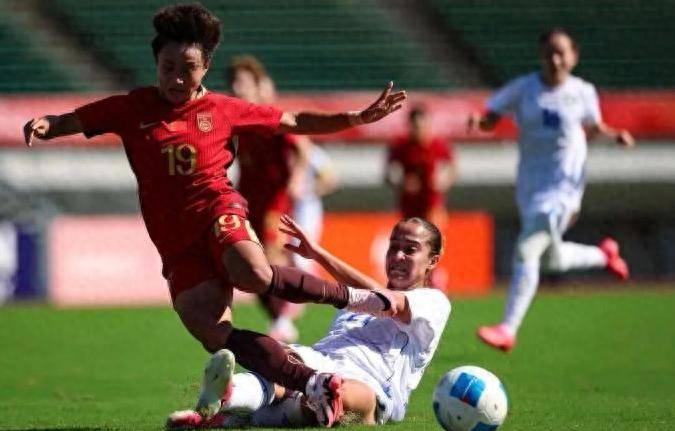 中国女足VS菲律宾女足：吴海燕坐镇 王霜领衔进攻 留洋两大王牌冲锋
