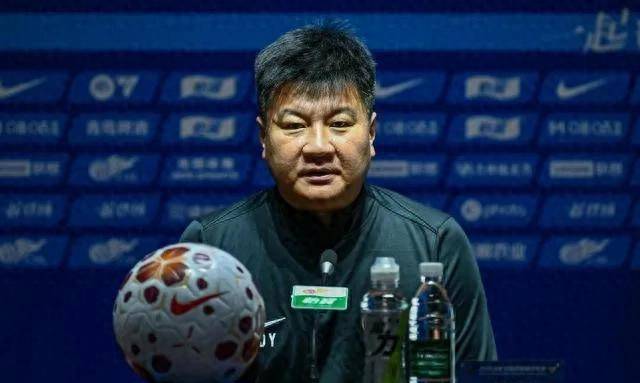 杨晨李金羽角逐浙江俱乐部总经理岗！顶着国脚光环又怎样？未必就能管好俱乐部