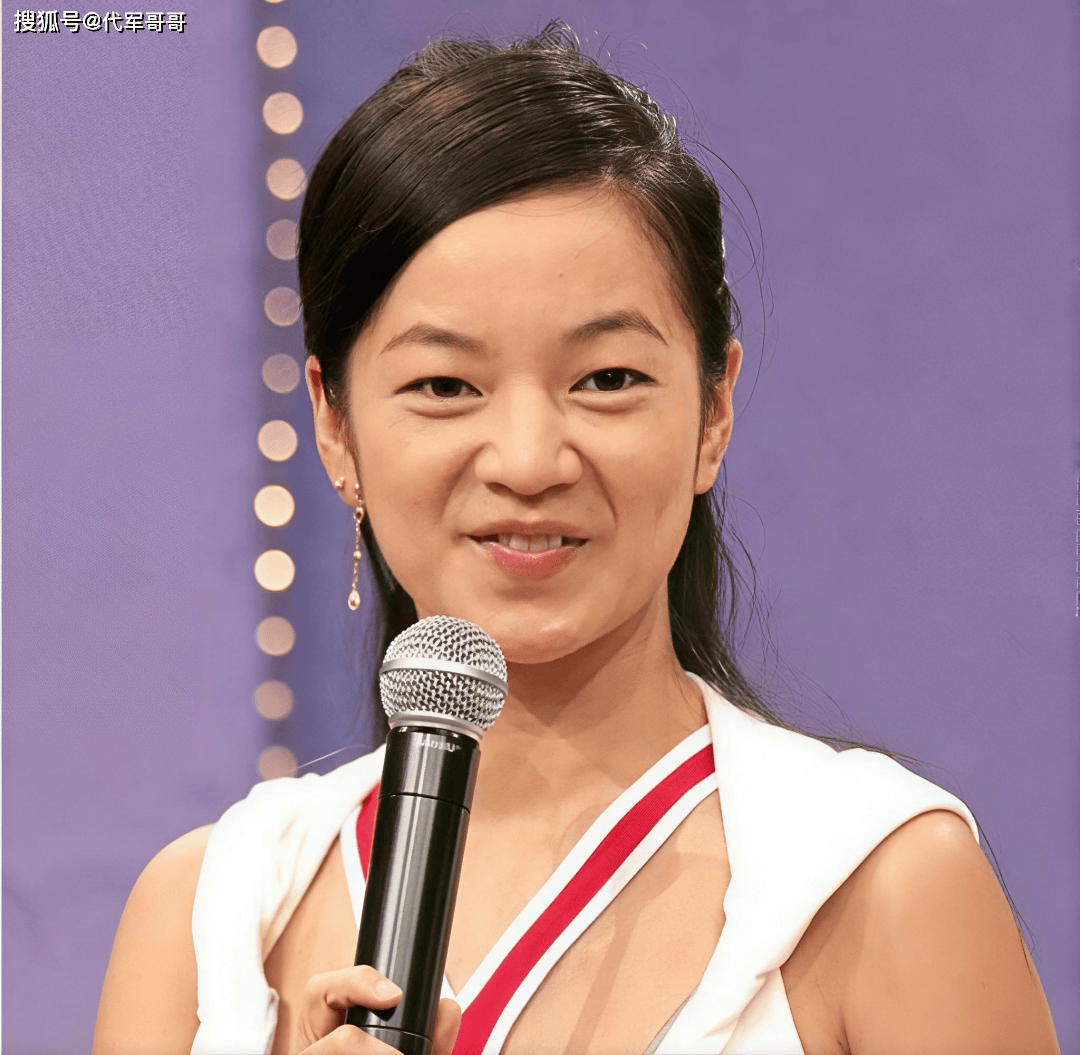 48岁阿雅近况曝光!嫁身家过亿“活佛”生一女 婚姻很幸福