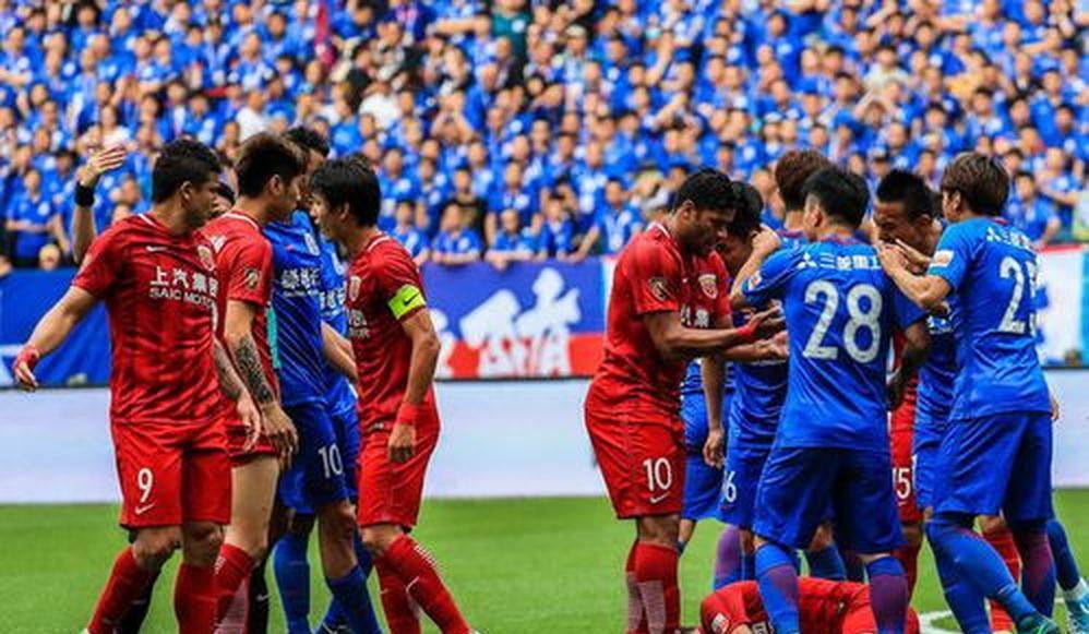 9.30日：申花亚冠主场迁至昆山奥体惹球迷抗议：球队叫上海申花为何挪外省