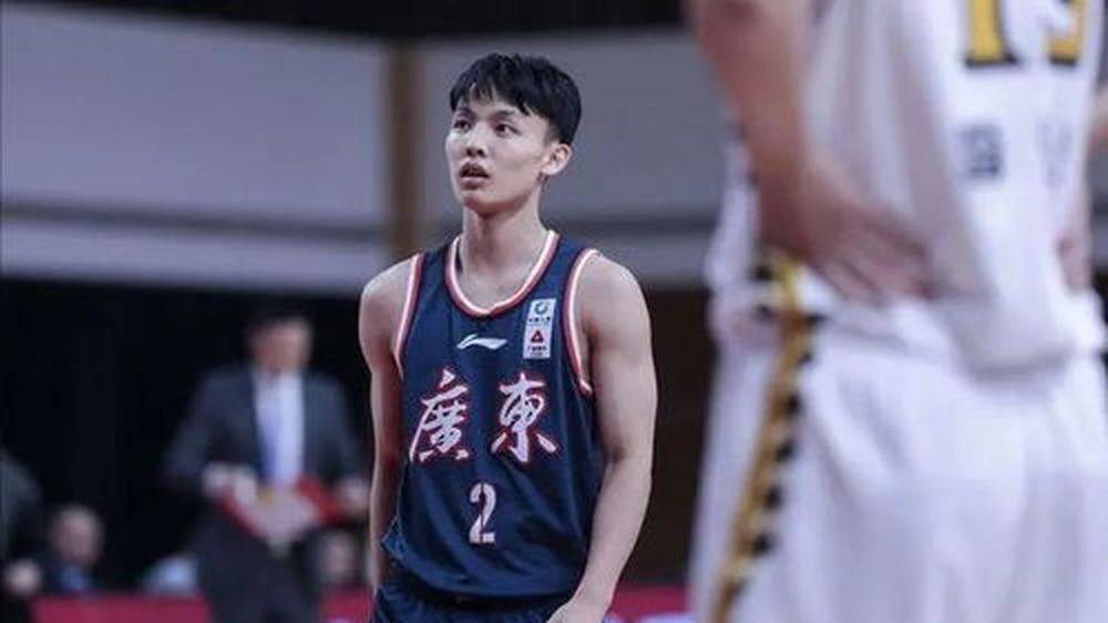 10.1日：CBA外援人次缩减国内球员挑大梁，北汽周琦领衔第二，庞铮麟独扛江苏凭啥冲季后赛