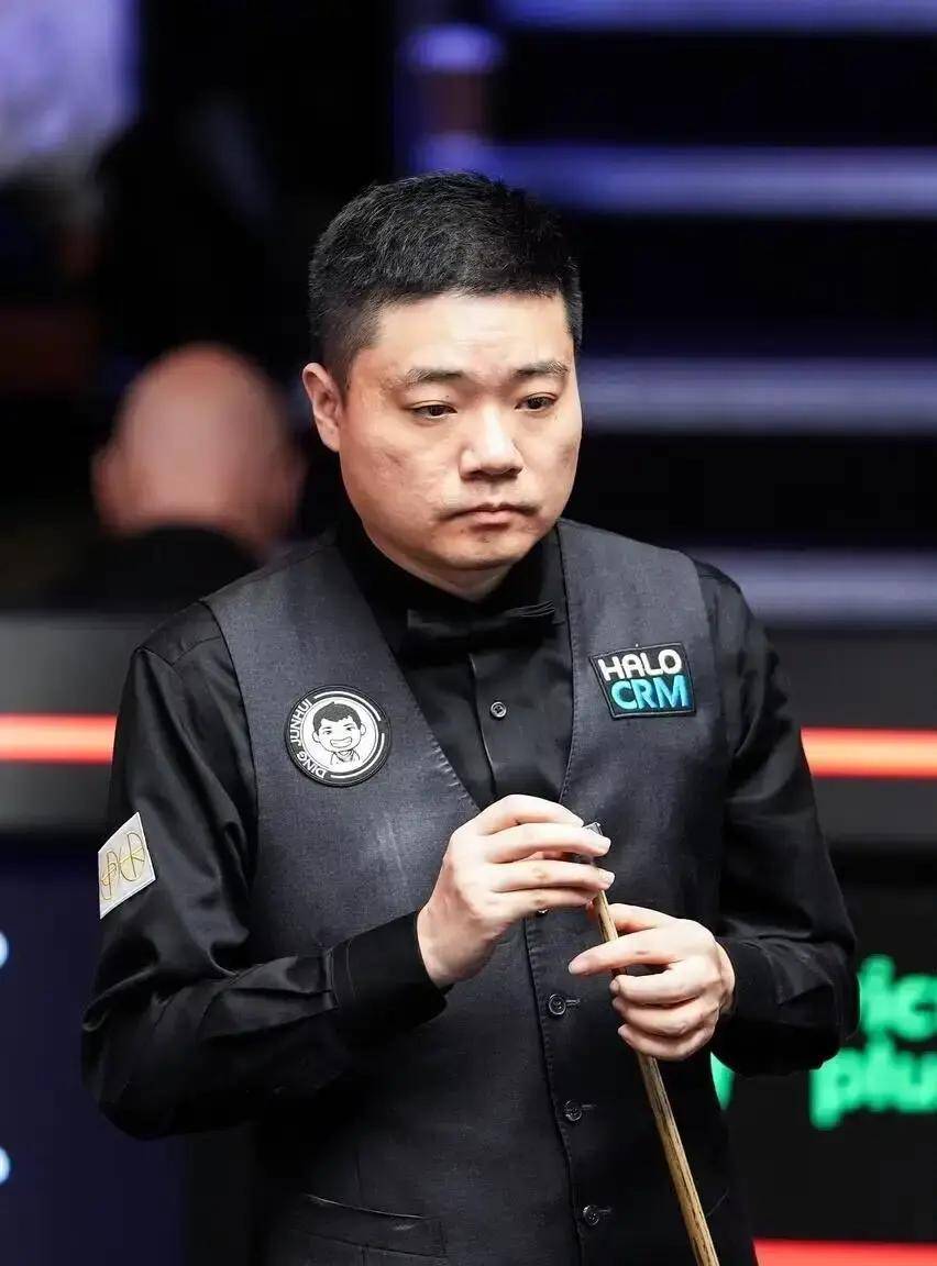 吴宜泽10比5夺冠，官媒发文称赞，中国包揽世界前二，丁俊晖仅排第15