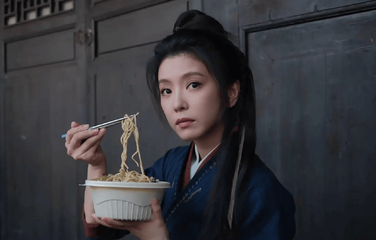 李云霄获评时代风尚文艺志愿者：荣誉是新起点，将传递艺术美好