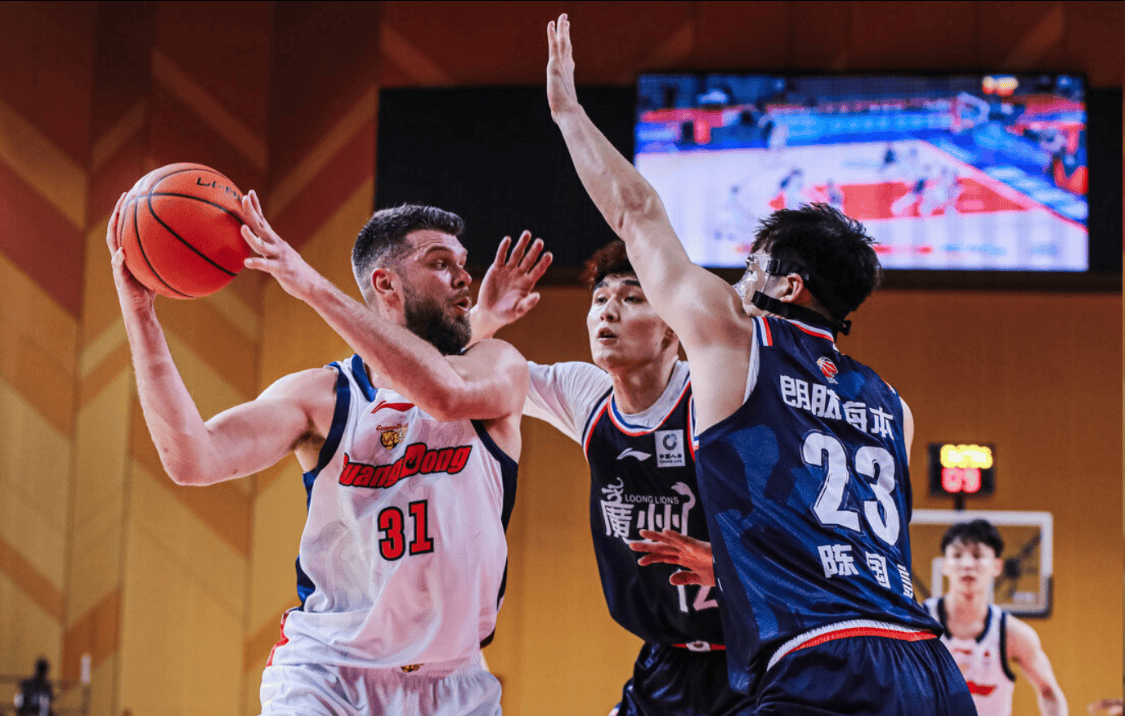 广东队错失顶级大外!上赛季当临时工不珍惜,今场均20+11统治澳洲NBL