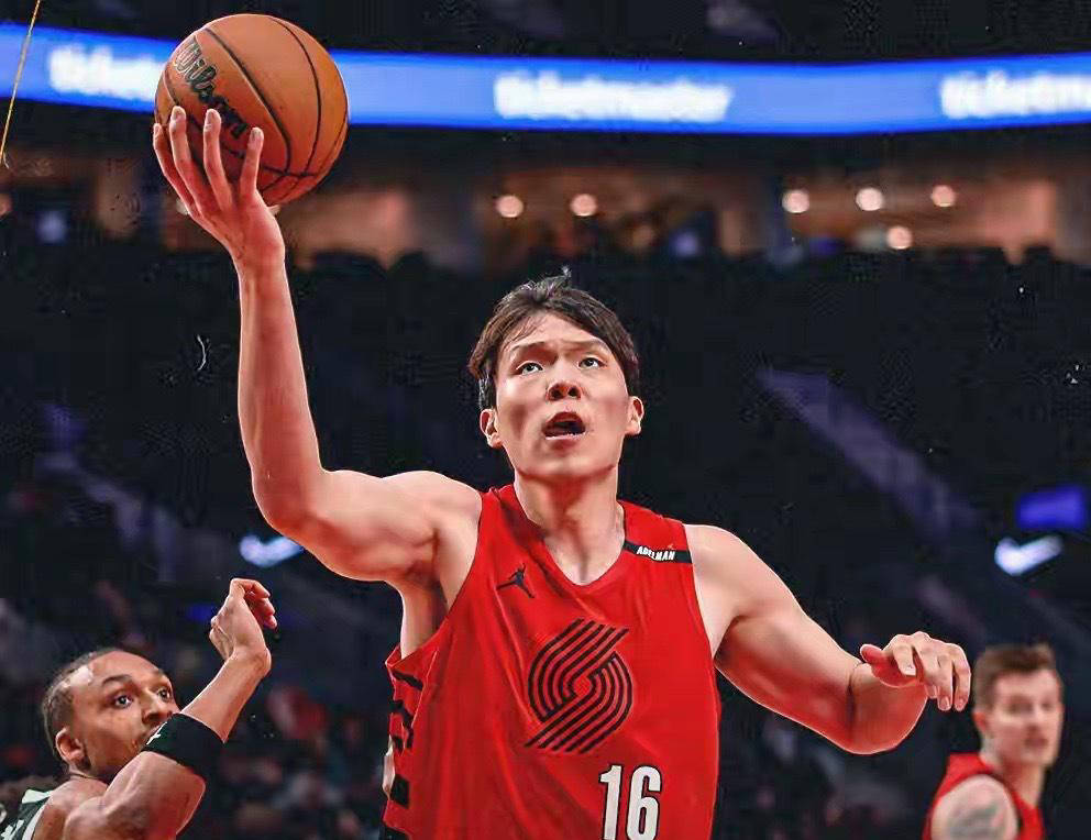 杨瀚森表现出色，助开拓者获得两连胜，第三中锋位置稳固