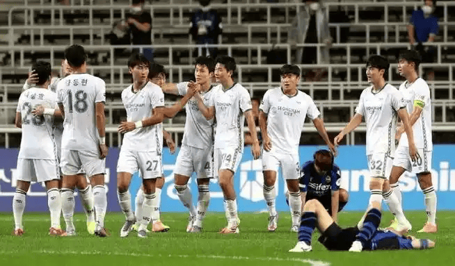 亚冠精英东亚区焦点对决 神户胜利船主场硬刚全北现代