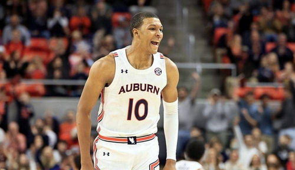今日！火箭23岁探花联手伊森，攻防互补让轮换战术选择大幅扩容