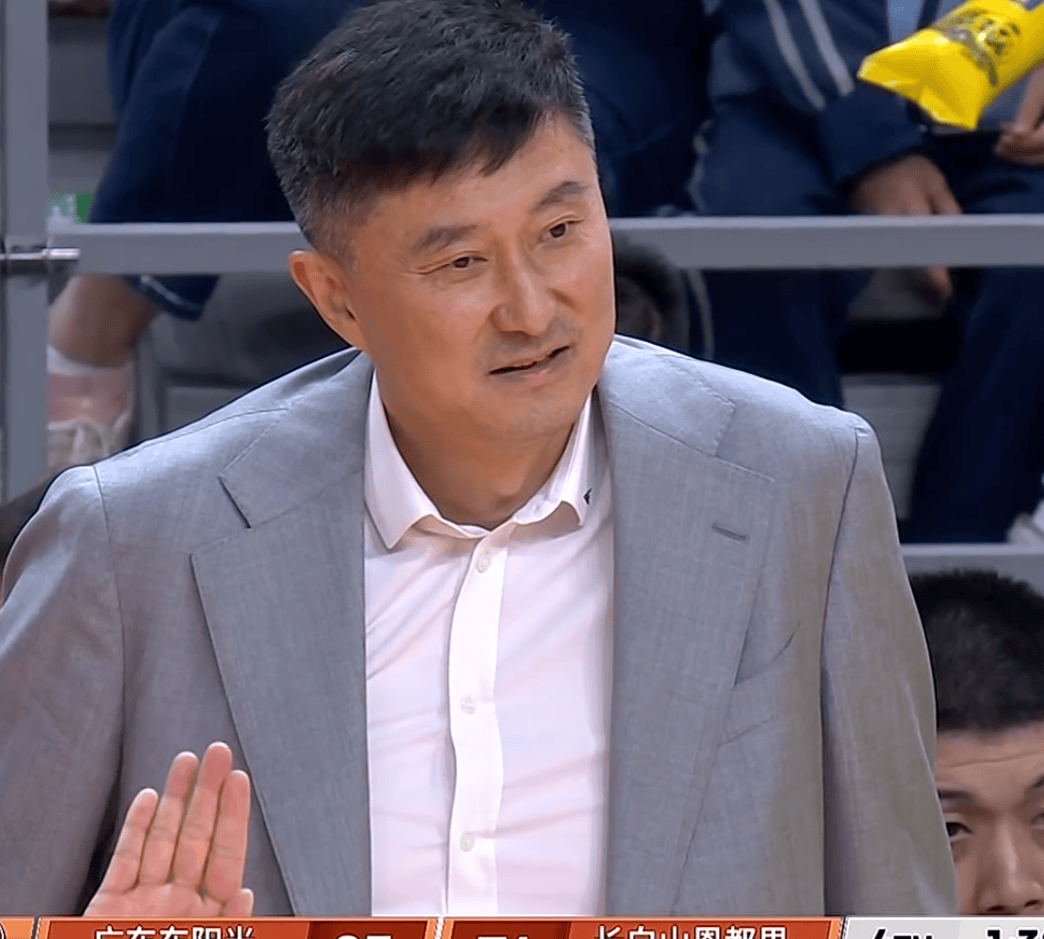 广东3消息！阿祖确定明晚能打，宏远官方大片上线，杜锋称被蒙在鼓里