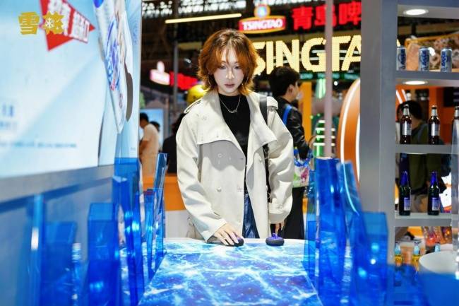 华润啤酒亮相2026酒博会,“一核四境”打造沉浸式啤酒嘉年华(图13) 华润啤酒亮相2026酒博会,“一核四境”打造沉浸式啤酒嘉年华(图13)