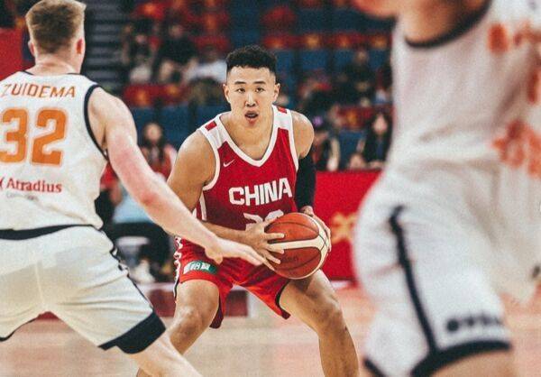 58分惨败、正负值-55创纪录！贺希宁赛后开炮：打球像打卡上班，不如直接换工作